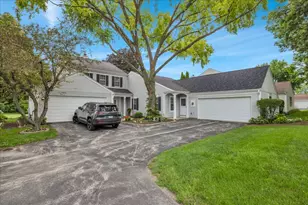 1049 Oswego Rd, Naperville, IL 60540 - Photo 2
