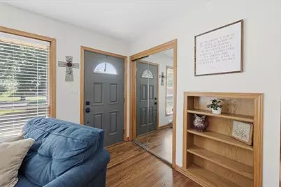 202 Bonnie Brae Avenue, Itasca, IL 60143 - Photo 2