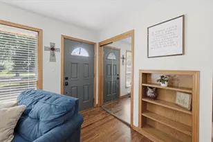 202 Bonnie Brae Ave, Itasca, IL 60143 - Photo 2