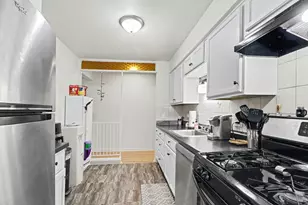 2711 Hobson Rd, Woodridge, IL 60517 - Photo 8