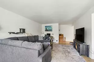 2711 Hobson Rd, Woodridge, IL 60517 - Photo 4