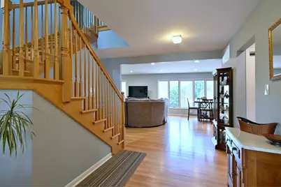 823 Milbeck Avenue, Elk Grove Village, IL 60007 - Photo 4