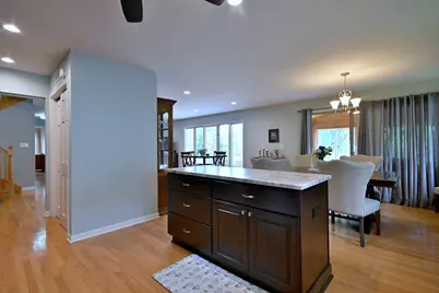 823 Milbeck Avenue, Elk Grove Village, IL 60007 - Photo 14