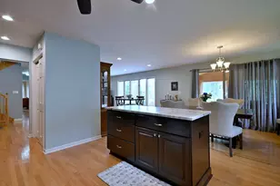 823 Milbeck Ave, Elk Grove Village, IL 60007 - Photo 14