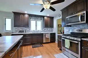 823 Milbeck Ave, Elk Grove Village, IL 60007 - Photo 8