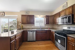 131 Tecumseh Dr, Bolingbrook, IL 60490 - Photo 4