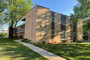 1019 Peterson Ave, Park Ridge, IL 60068 - Photo 1