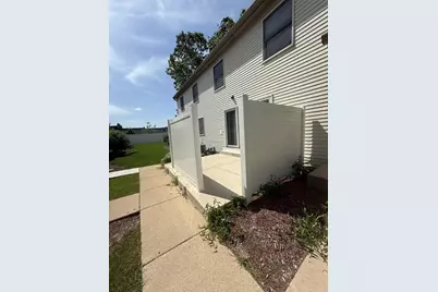 121 Spuhler Drive, Batavia, IL 60510 - Photo 2