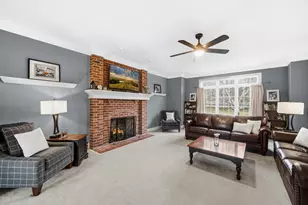 40W612 N Blue Lake Cir, Campton Hills, IL 60175 - Photo 8