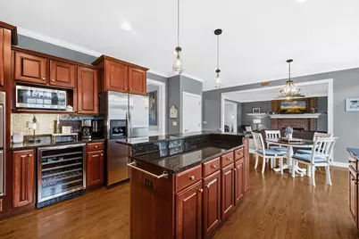 40W612 N Blue Lake Circle, Campton Hills, IL 60175 - Photo 6