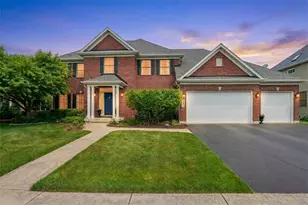40W612 N Blue Lake Cir, Campton Hills, IL 60175 - Photo 1