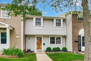 816 Mansfield Ct, Schaumburg, IL 60194 - Photo 1