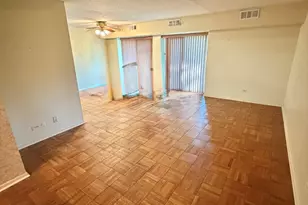 3505 Lakeview Dr, Hazel Crest, IL 60429 - Photo 6