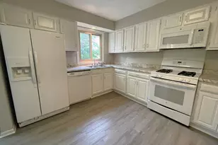 311 E Forest Knoll Dr, Palatine, IL 60074 - Photo 8