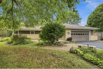 24 W Stonegate Drive, Prospect Heights, IL 60070 - Photo 1