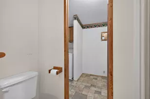 414 N Pine St, Gardner, IL 60424 - Photo 32