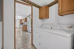 414 N Pine St, Gardner, IL 60424 - Photo 34