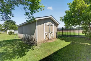 414 N Pine St, Gardner, IL 60424 - Photo 40