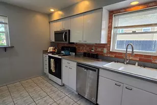 8418 W Crain St, Niles, IL 60714 - Photo 4