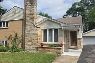 8418 W Crain St, Niles, IL 60714 - Photo 2