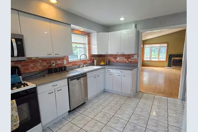 8418 W Crain Street, Niles, IL 60714 - Photo 6