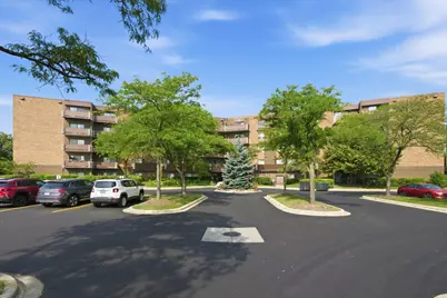 840 Wellington Avenue #215, Elk Grove Village, IL 60007 - Photo 4