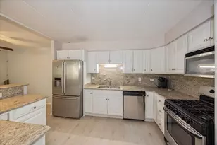 425 Home Ave, Oak Park, IL 60302 - Photo 8