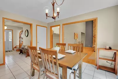 735 Queensgate Circle, Sugar Grove, IL 60554 - Photo 8