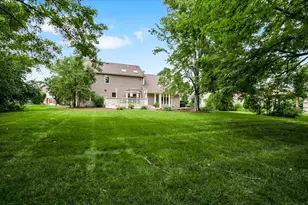735 Queens Gate Cir, Sugar Grove, IL 60554 - Photo 34