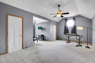 735 Queens Gate Cir, Sugar Grove, IL 60554 - Photo 26