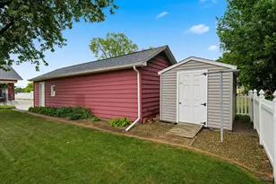 1036 E Howard St, Pontiac, IL 61764 - Photo 30