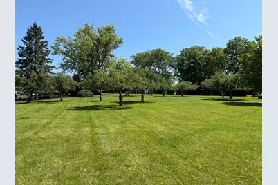 195 Clover Hill Lane, North Barrington, IL 60010 - Photo 2