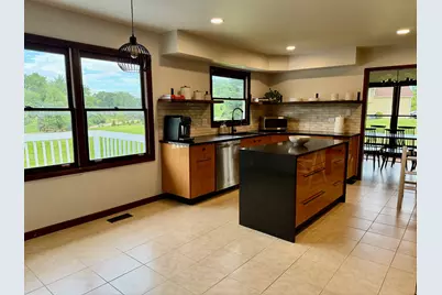 195 Clover Hill Lane, North Barrington, IL 60010 - Photo 4