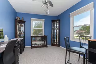 304 S Evergreen Ln, Bloomington, IL 61704 - Photo 18