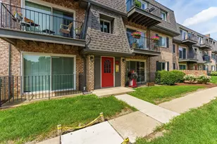884 S Plum Grove Rd, Palatine, IL 60067 - Photo 16