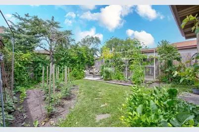 8936 N Elmore Street, Niles, IL 60714 - Photo 8
