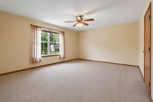 7951 Hedgewood Dr, Darien, IL 60561 - Photo 18