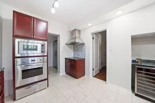 9924 S Longwood Dr, Chicago, IL 60643 - Photo 14