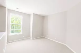 1361 Scarboro Rd, Schaumburg, IL 60193 - Photo 12
