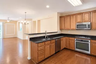 1361 Scarboro Rd, Schaumburg, IL 60193 - Photo 4
