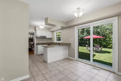 32 Timber Hill Road, Buffalo Grove, IL 60089 - Photo 10