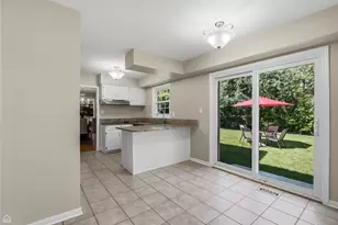 32 Timber Hill Rd, Buffalo Grove, IL 60089 - Photo 10