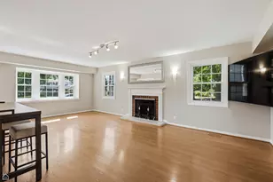 32 Timber Hill Rd, Buffalo Grove, IL 60089 - Photo 8