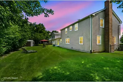 32 Timber Hill Road, Buffalo Grove, IL 60089 - Photo 2
