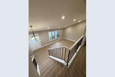 208 Albert Drive, Vernon Hills, IL 60061 - Photo 2