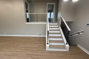 208 Albert Dr, Vernon Hills, IL 60061 - Photo 6