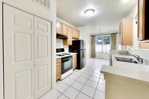 2685 Acorn Ct, West Dundee, IL 60118 - Photo 12