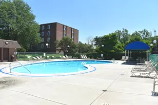 8001 W Courte Dr, Niles, IL 60714 - Photo 18