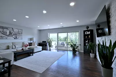 1255 W Prospect Avenue #302, Mount Prospect, IL 60056 - Photo 2