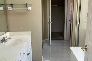 1617 Astor Ave, Oakbrook Terrace, IL 60181 - Photo 14